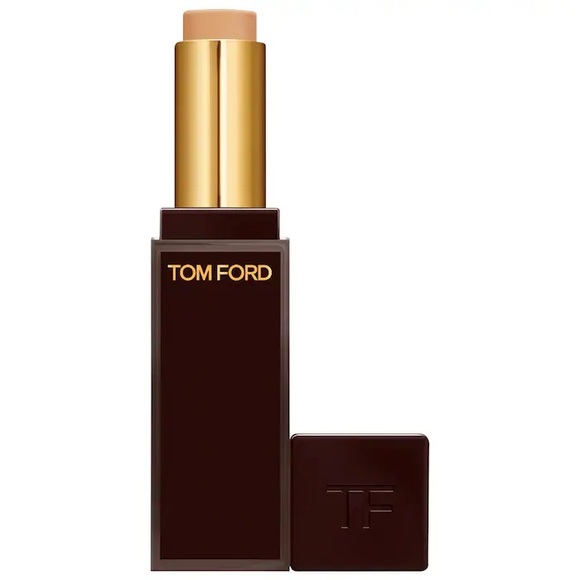 5W0 - TOM FORD Traceless Soft Matte Concealer in Color: 5W0 Tan 💜 - Picture 1 of 8